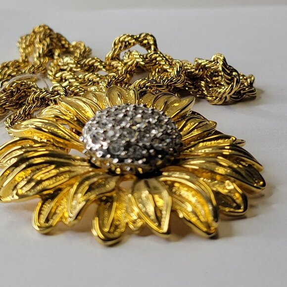 Vintage Gold Plated Sunflower Pendant Necklace & Brooch - Picture 4 of 10
